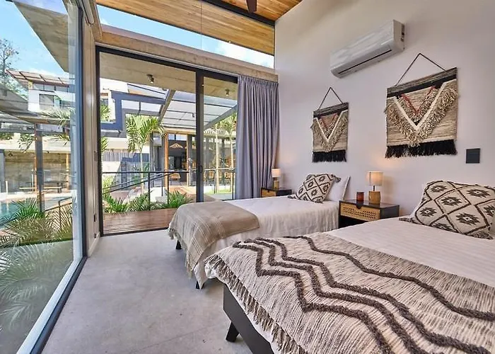 Villa Infinity Pool Villa, 10 Min Walk To & Dining *