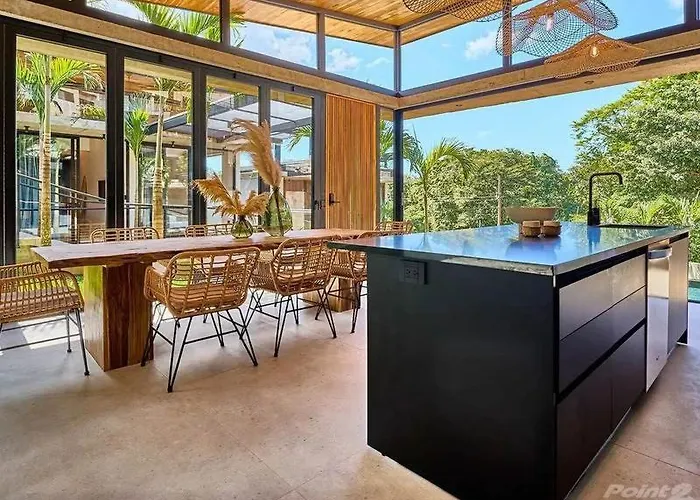 Infinity Pool Villa, 10 Min Walk To & Dining Villa